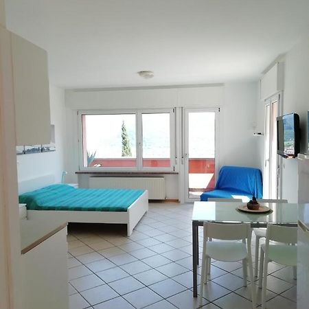 Lake & Castle View Apartment Riva del Garda Buitenkant foto