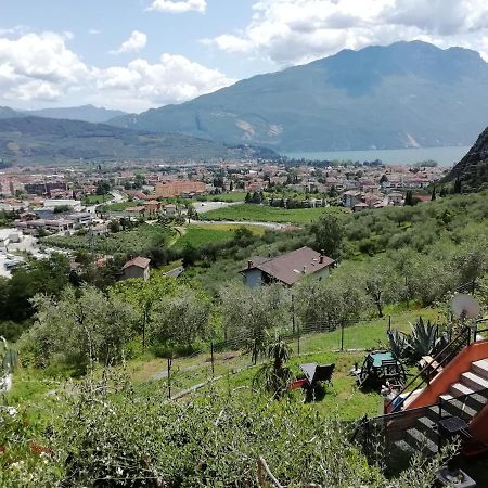 Lake & Castle View Apartment Riva del Garda Buitenkant foto
