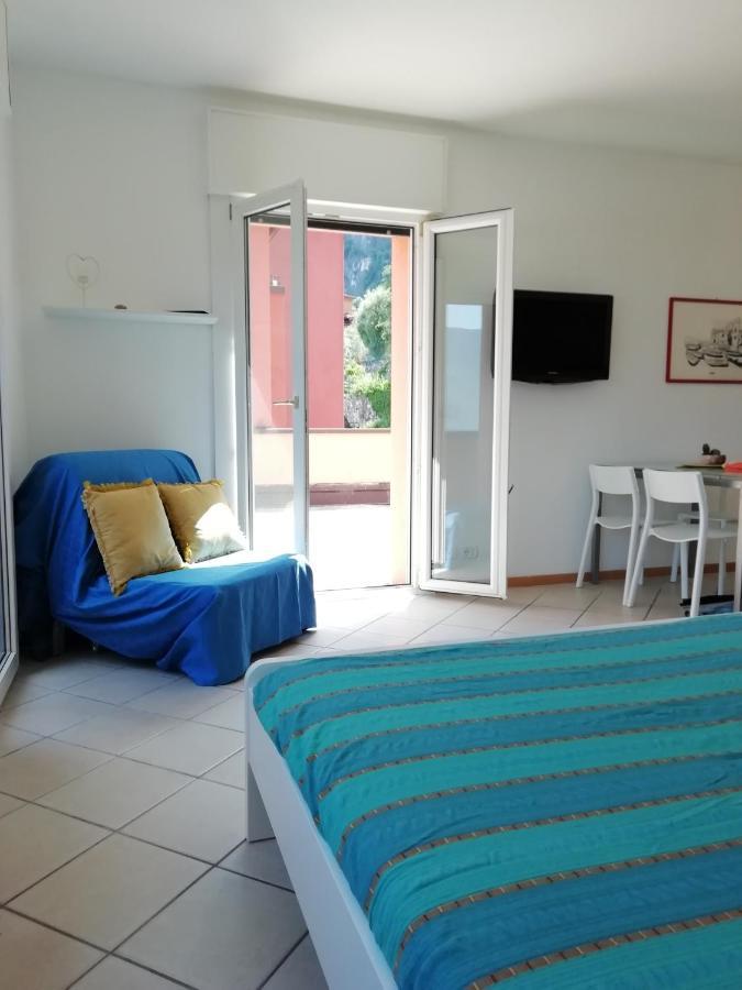 Lake & Castle View Apartment Riva del Garda Buitenkant foto